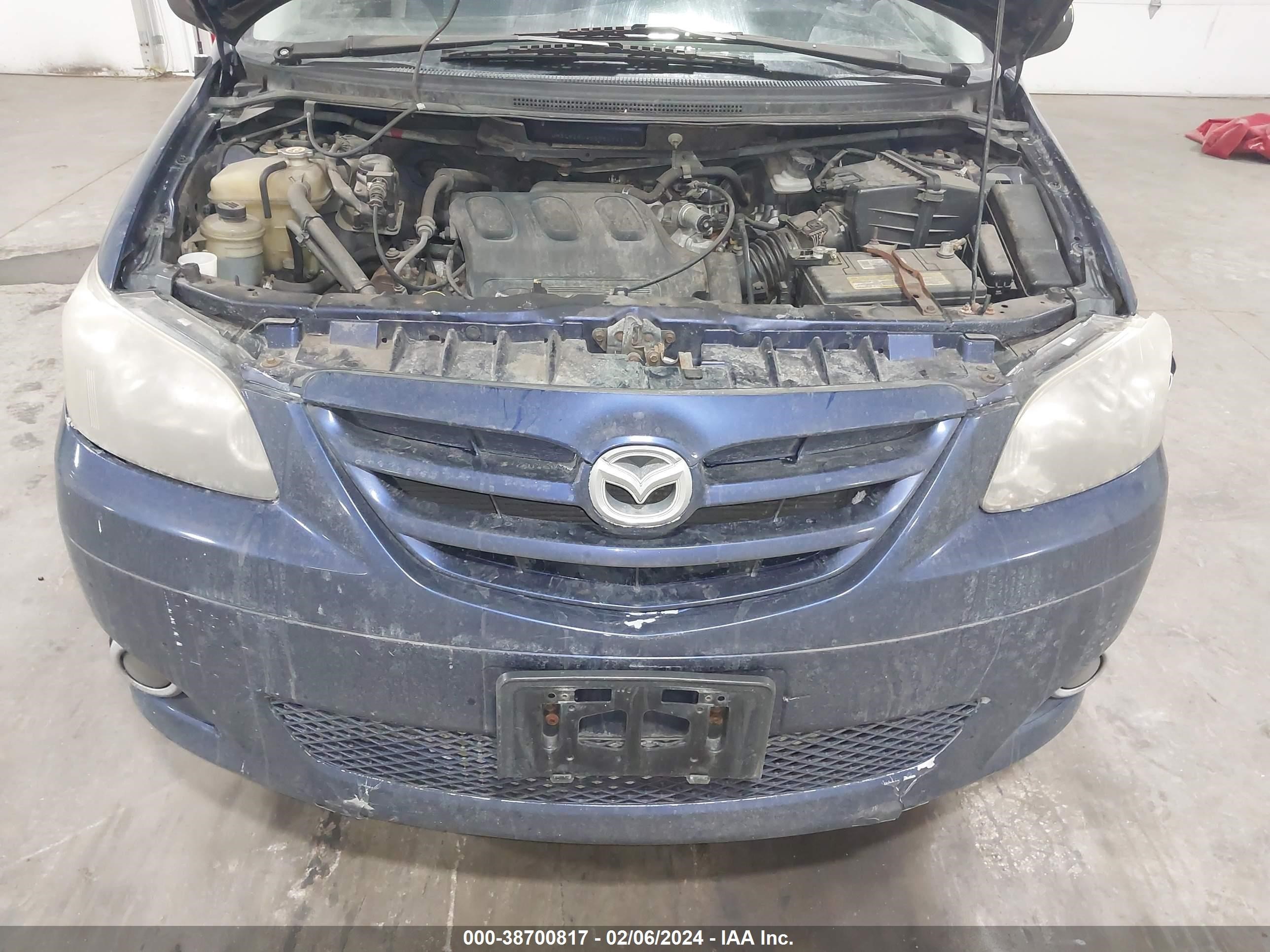 Photo 9 VIN: JM3LW28J460568949 - MAZDA MPV 