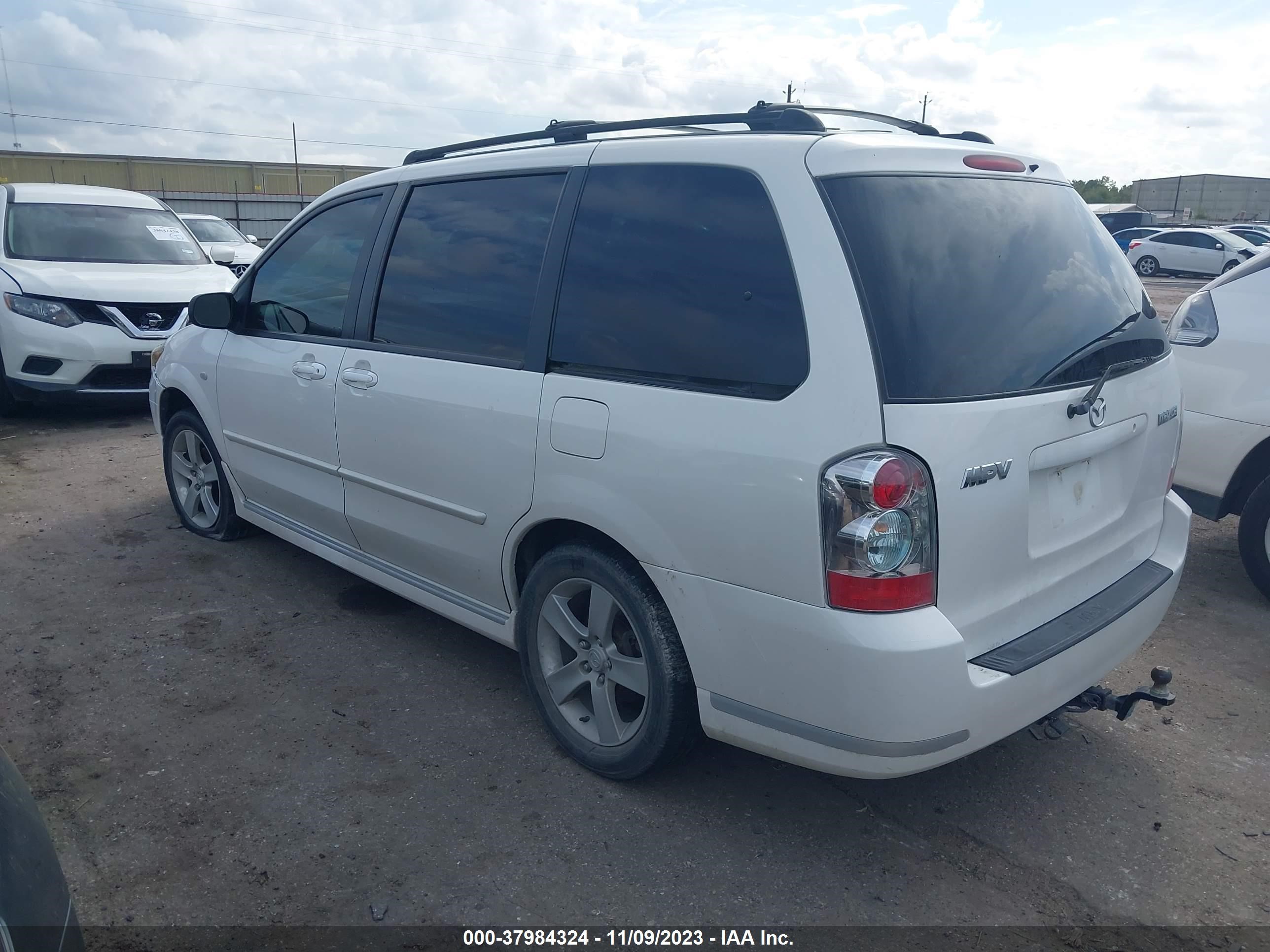 Photo 2 VIN: JM3LW28JX40517288 - MAZDA MPV 