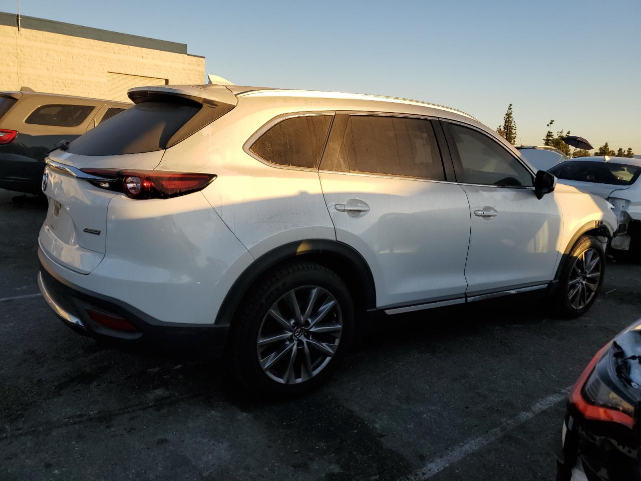 Photo 2 VIN: JM3TCBDY3J0207376 - MAZDA CX-9 