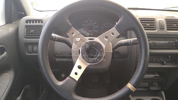 Photo 11 VIN: JM7BA113300201204 - MAZDA 323 