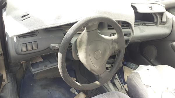 Photo 13 VIN: JM7BA116100114334 - MAZDA 323 