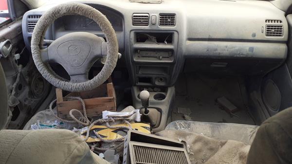 Photo 3 VIN: JM7BA126XW0219897 - MAZDA 323 