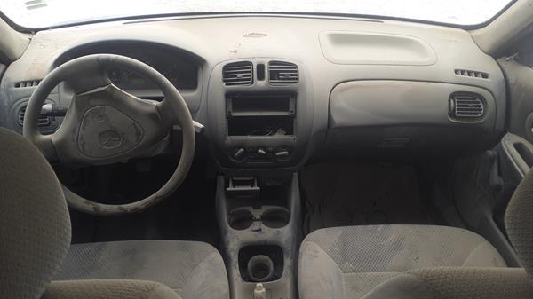 Photo 3 VIN: JM7BJ123010117605 - MAZDA 323 