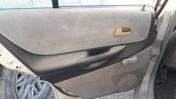 Photo 16 VIN: JM7BJ123031221119 - MAZDA 323 