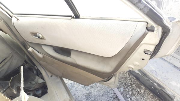 Photo 19 VIN: JM7BJ123120204978 - MAZDA 323 