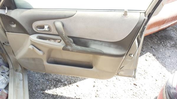 Photo 22 VIN: JM7BJ123120204978 - MAZDA 323 