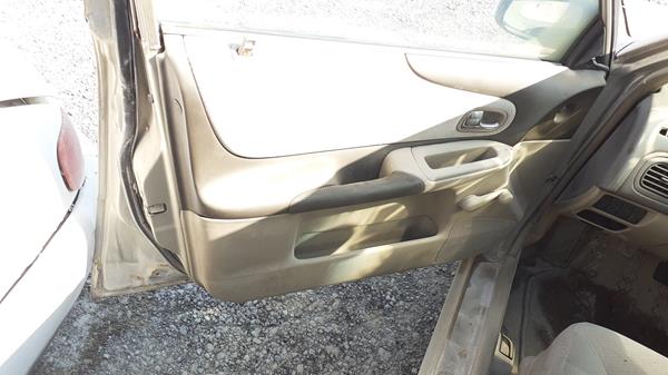 Photo 8 VIN: JM7BJ123120204978 - MAZDA 323 