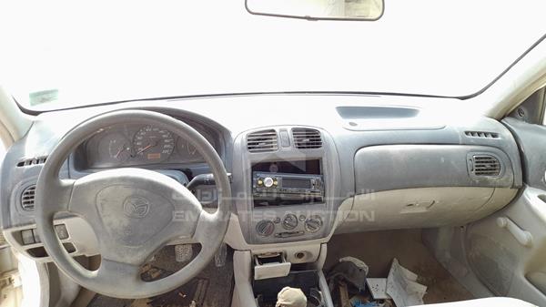 Photo 12 VIN: JM7BJ123331217453 - MAZDA 323 