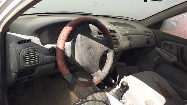 Photo 9 VIN: JM7BJ123831217299 - MAZDA 323 