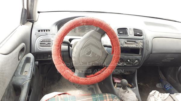 Photo 11 VIN: JM7BJ1238Y0115644 - MAZDA 323 