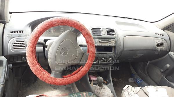 Photo 13 VIN: JM7BJ1238Y0115644 - MAZDA 323 