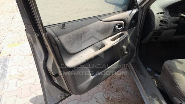 Photo 8 VIN: JM7BJ123931217800 - MAZDA 323 