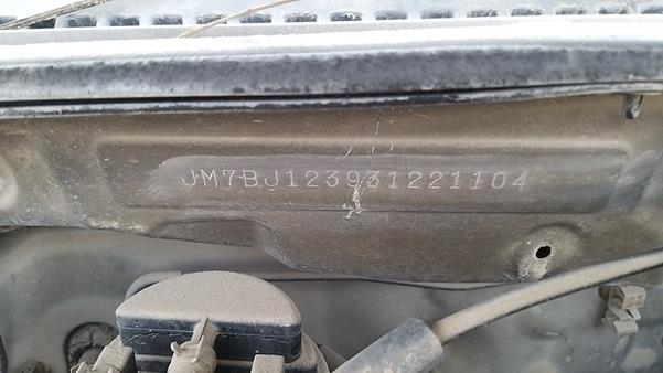 Photo 4 VIN: JM7BJ123931221104 - MAZDA 323 