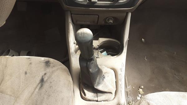 Photo 14 VIN: JM7BJ123XX0101243 - MAZDA 323 