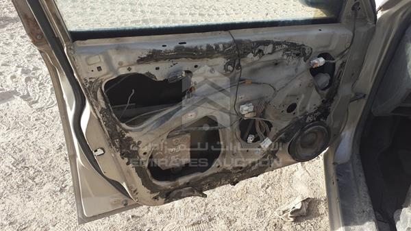 Photo 8 VIN: JM7BJ12M0X0101681 - MAZDA 323 