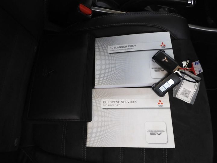 Photo 17 VIN: JMBXDGG2WGZ003232 - MITSUBISHI OUTLANDER 