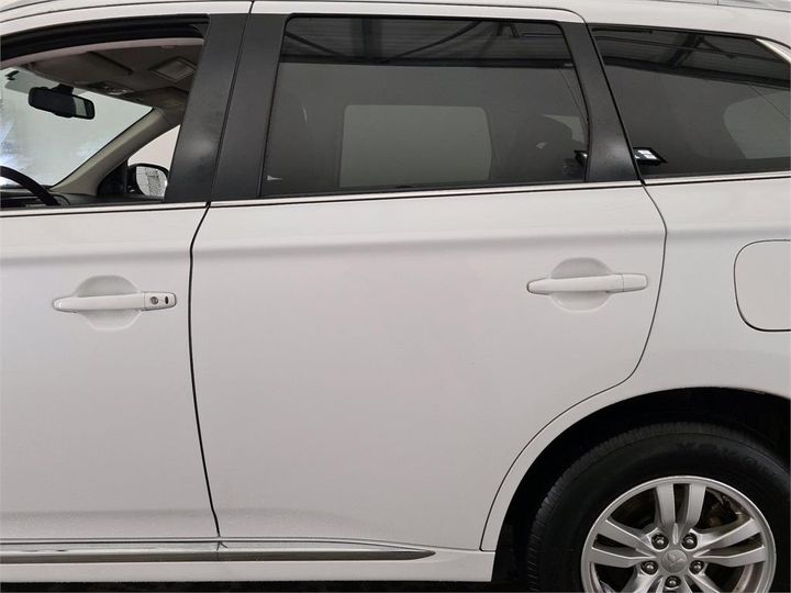 Photo 13 VIN: JMBXDGG2WGZ005547 - MITSUBISHI OUTLANDER 