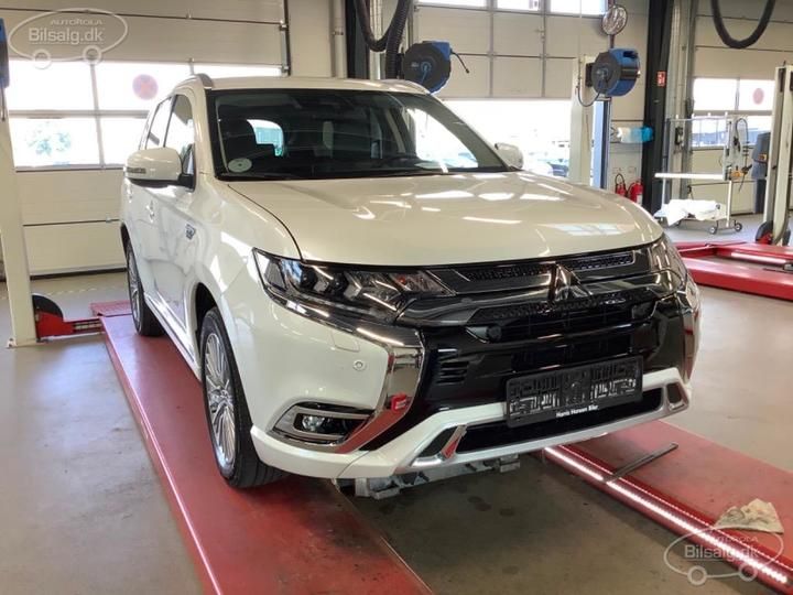 Photo 2 VIN: JMBXDGG3WLZ017260 - MITSUBISHI OUTLANDER SUV 