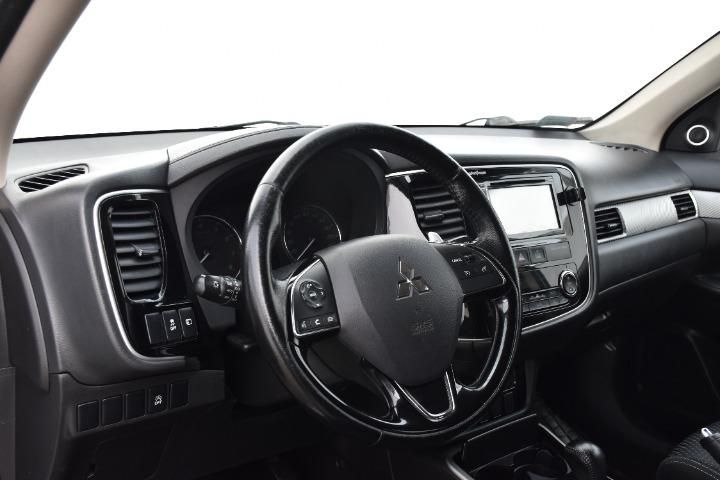 Photo 12 VIN: JMBXTGF7WHJ000442 - MITSUBISHI OUTLANDER SUV 