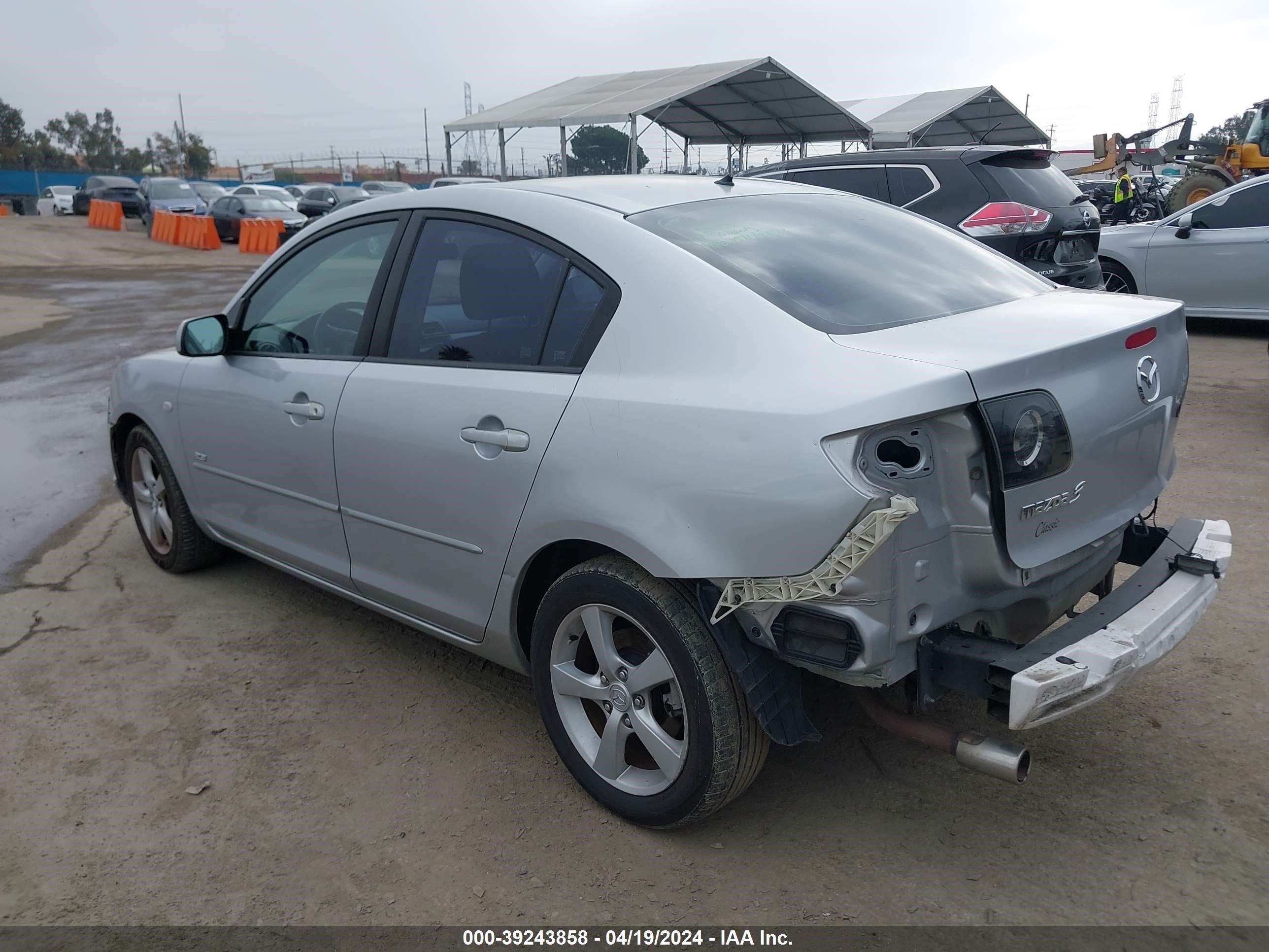 Photo 2 VIN: JMIBK323751249425 - MAZDA 3 