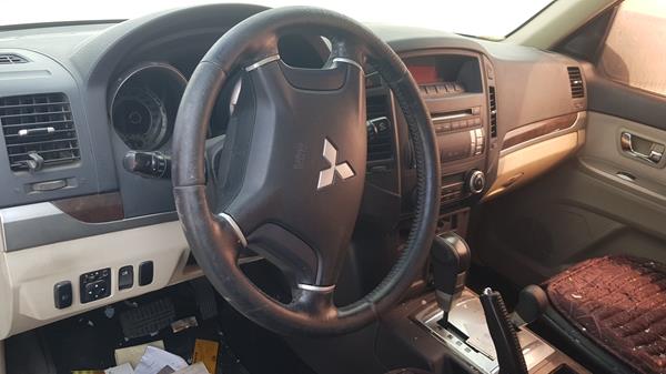 Photo 11 VIN: JMYLRV95WAJ702644 - MITSUBISHI PAJERO 