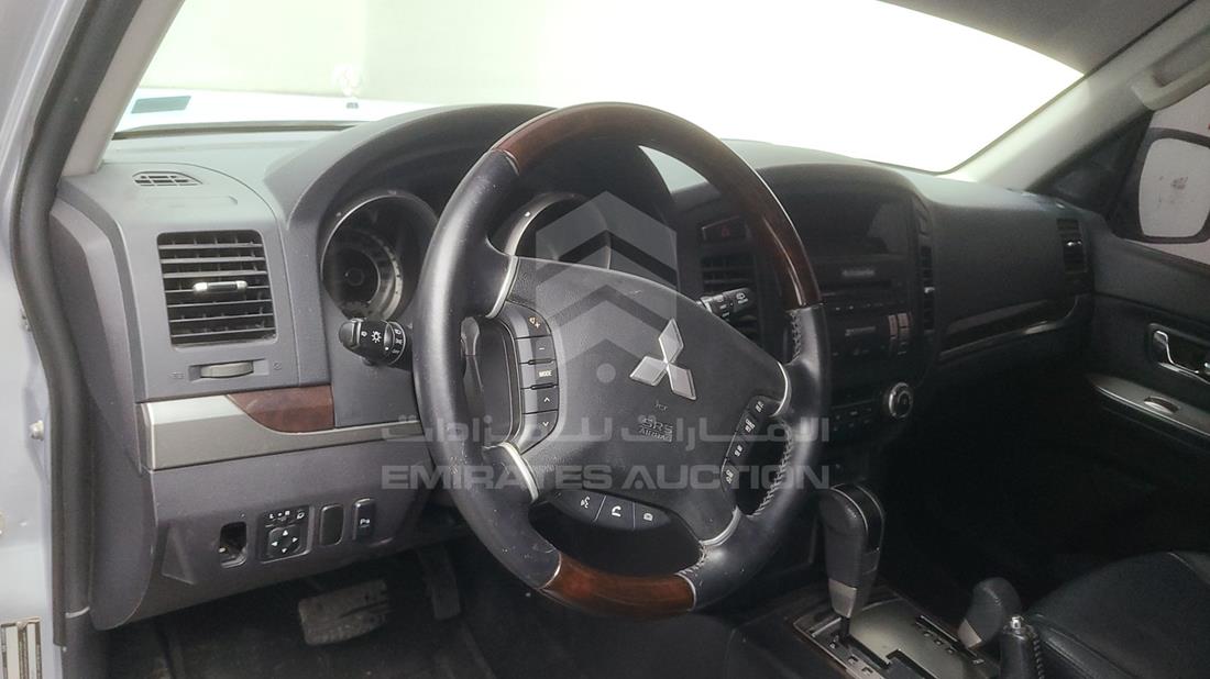 Photo 10 VIN: JMYLRV95WBJ704959 - MITSUBISHI PAJERO 