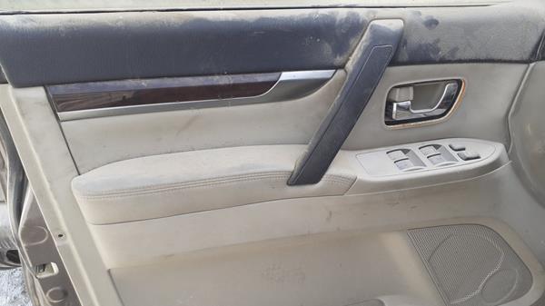 Photo 8 VIN: JMYLRV95WBJ705176 - MITSUBISHI PAJERO 