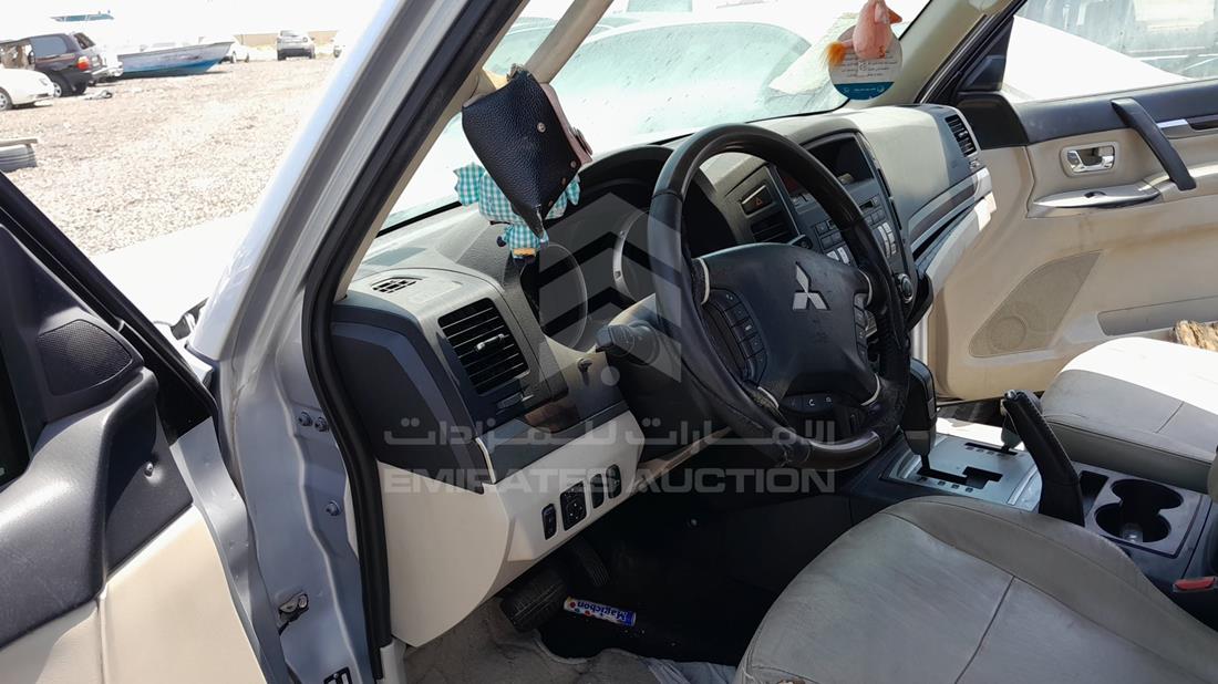 Photo 10 VIN: JMYLRV95WCJ709340 - MITSUBISHI PAJERO 