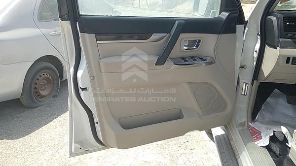 Photo 8 VIN: JMYLRV95WEJ718952 - MITSUBISHI PAJERO 