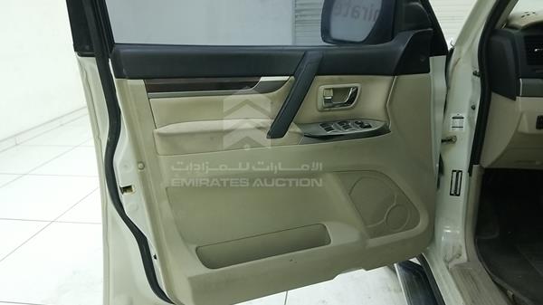 Photo 10 VIN: JMYLYV95WFJ706077 - MITSUBISHI PAJERO 