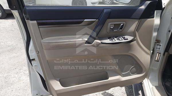 Photo 8 VIN: JMYLYV95WFJ711571 - MITSUBISHI PAJERO 