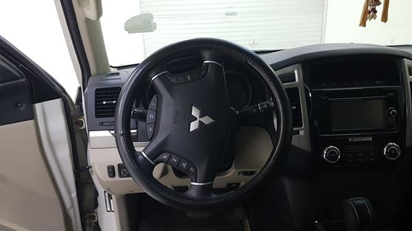 Photo 12 VIN: JMYLYV95WGJ730241 - MITSUBISHI PAJERO 