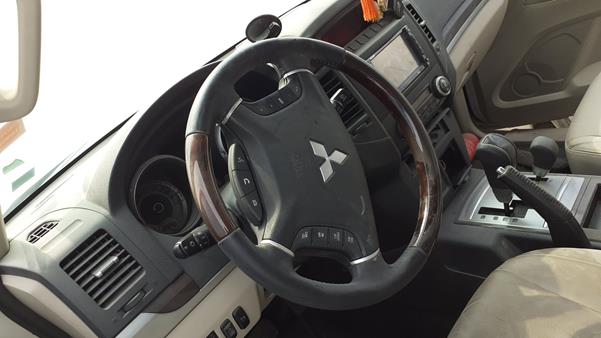 Photo 11 VIN: JMYLYV97WAJ707745 - MITSUBISHI PAJERO 