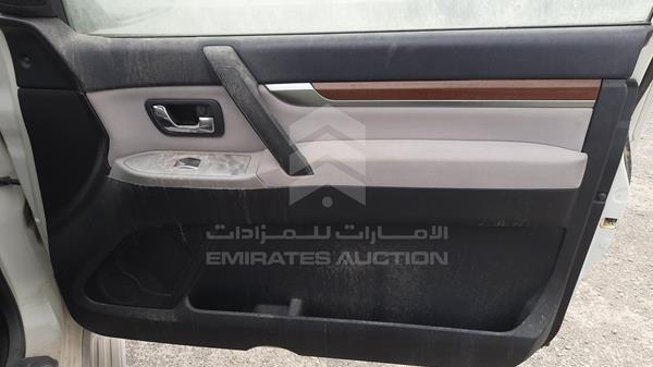 Photo 21 VIN: JMYMRV83W8J716383 - MITSUBISHI PAJERO 