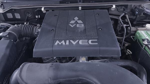 Photo 31 VIN: JMYMYV87W8J704241 - MITSUBISHI PAJERO 