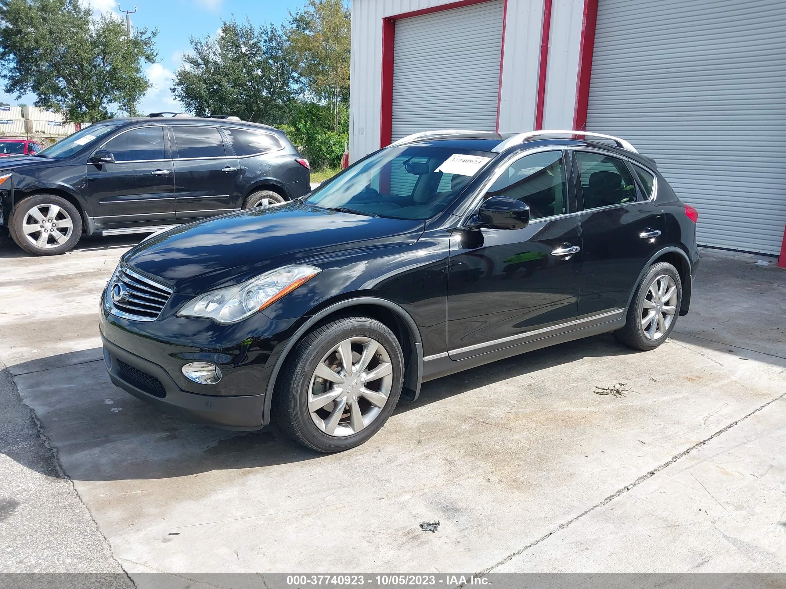 Photo 1 VIN: JN1AJ0HR3BM850952 - INFINITI EX 