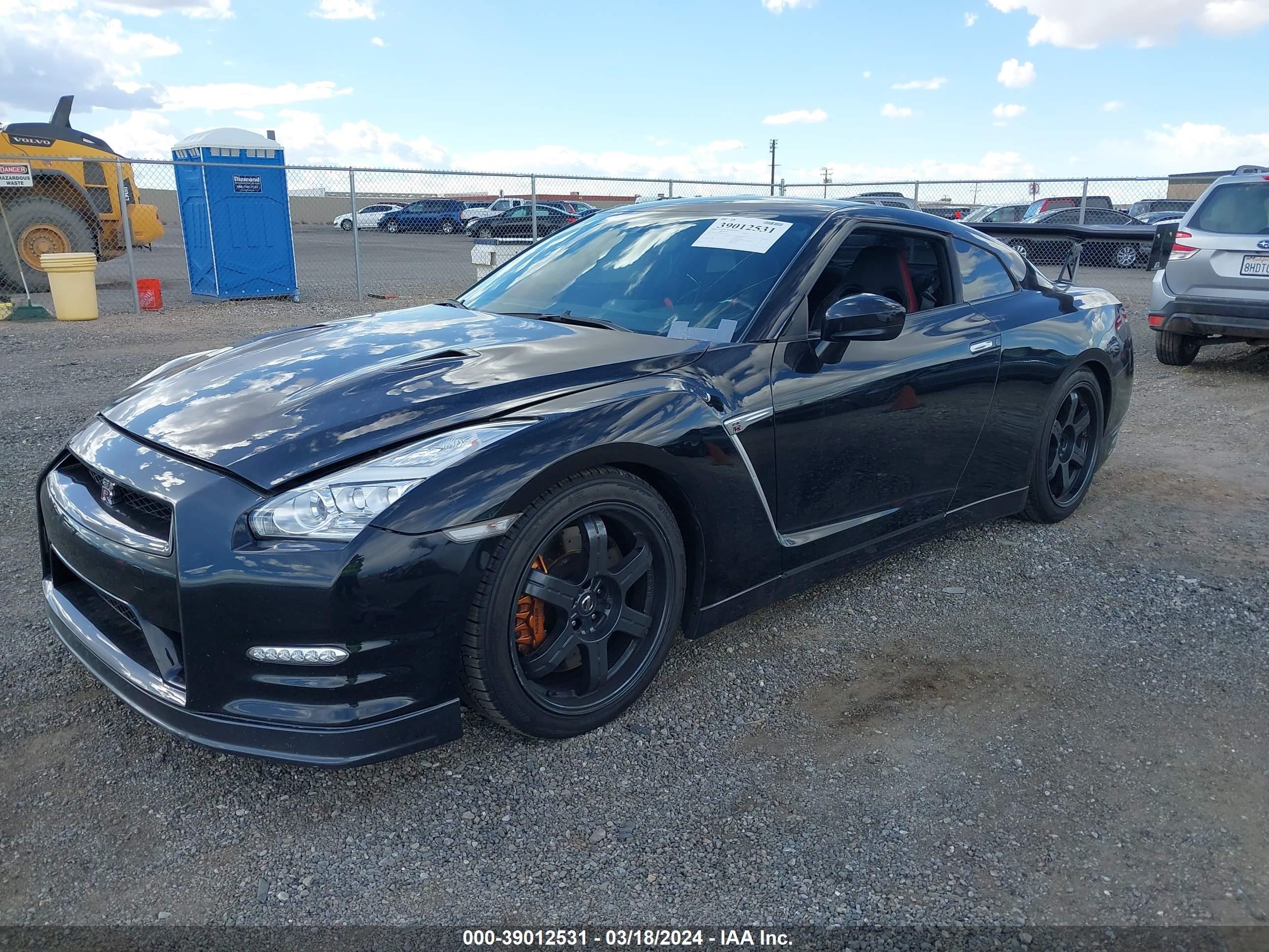 Photo 1 VIN: JN1AR5EF5FM281169 - NISSAN GT-R 