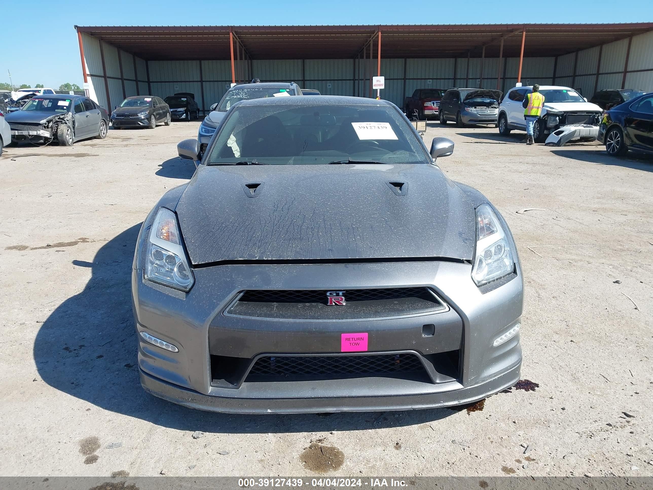 Photo 11 VIN: JN1AR5EF6FM280693 - NISSAN GT-R 