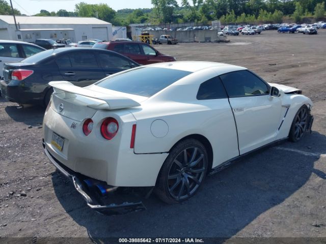 Photo 3 VIN: JN1AR5EF8FM280047 - NISSAN GT-R 