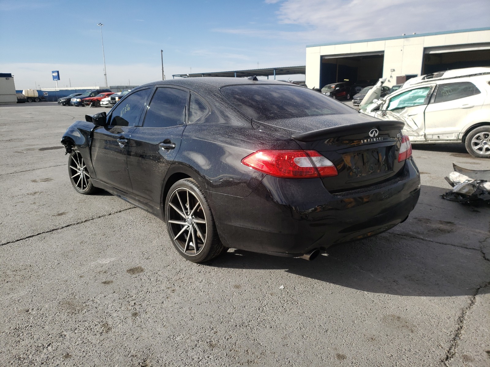 Photo 2 VIN: JN1AY1AP4BM520196 - INFINITI M56 