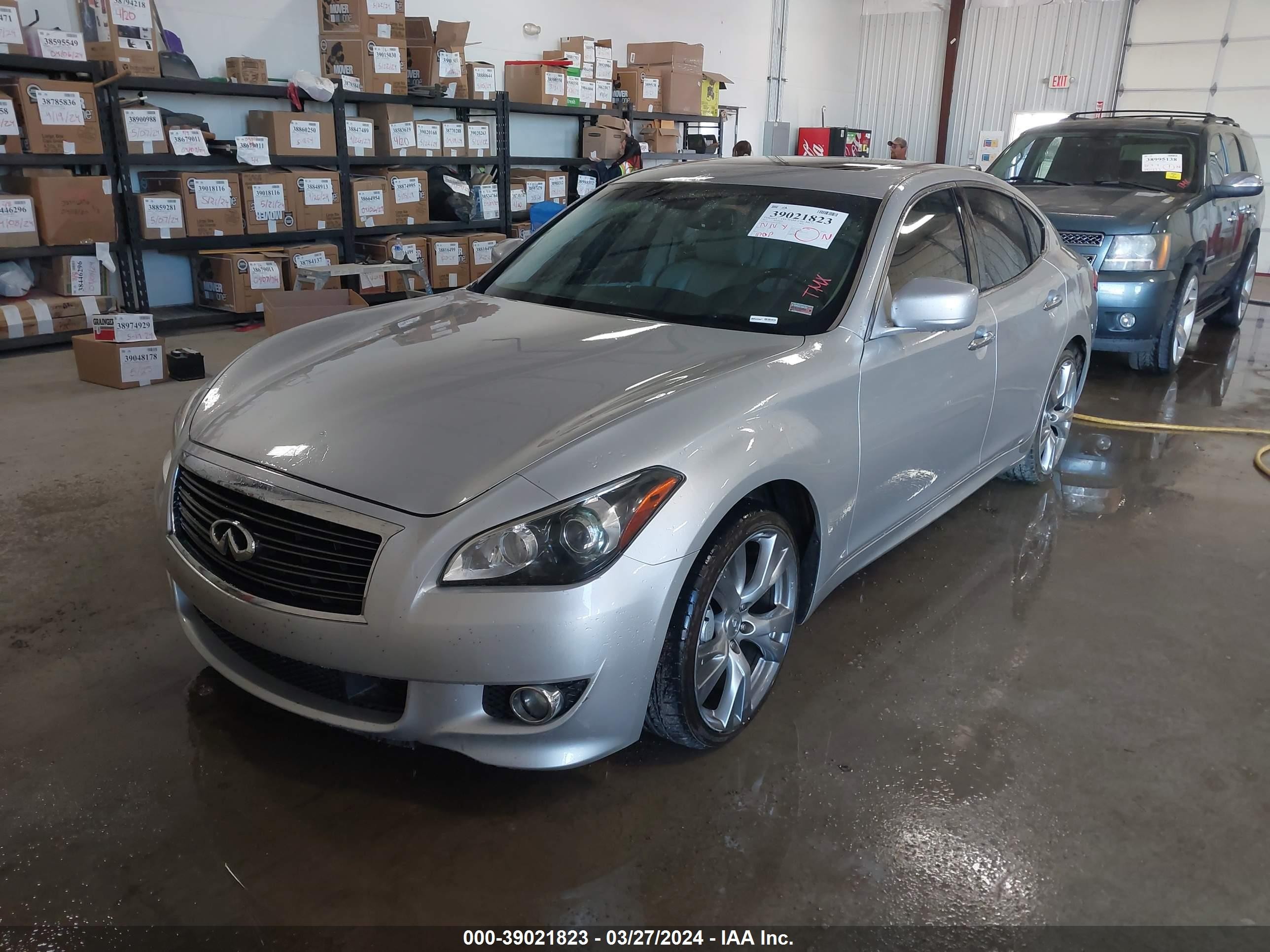 Photo 1 VIN: JN1AY1AP5CM530253 - INFINITI M56 