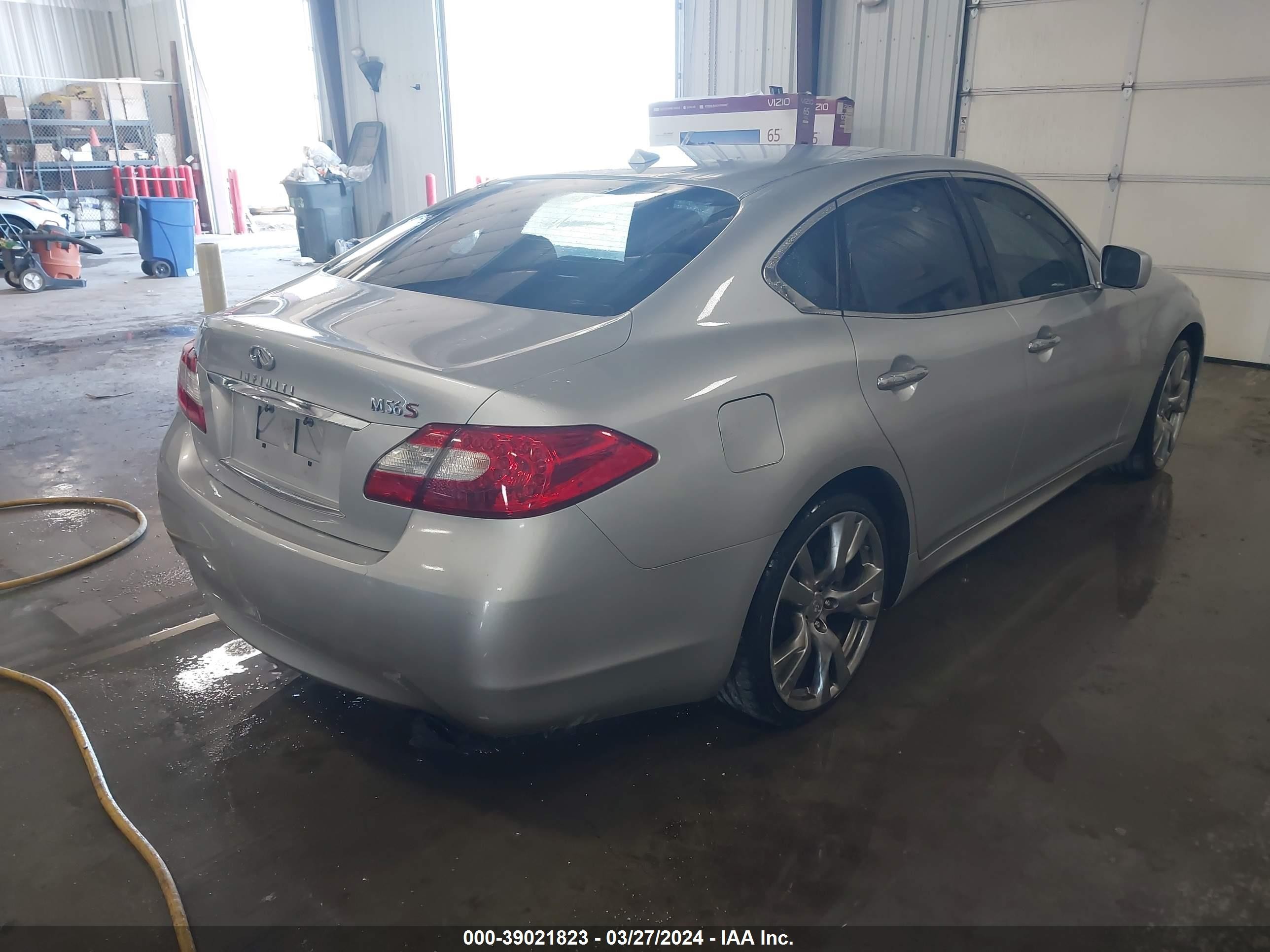 Photo 3 VIN: JN1AY1AP5CM530253 - INFINITI M56 