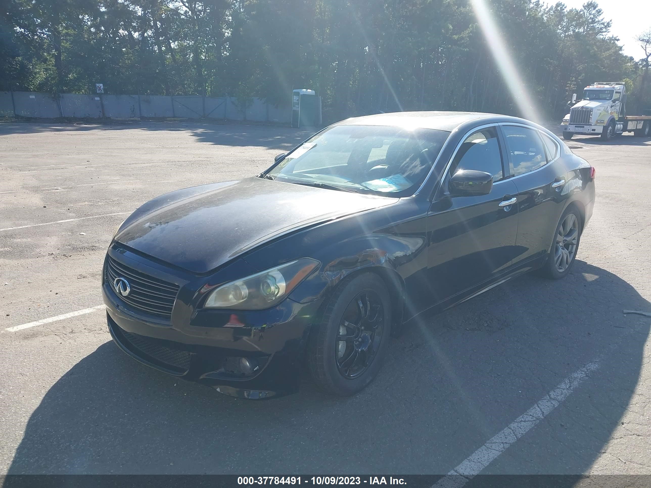 Photo 1 VIN: JN1AY1AP9BM520243 - INFINITI M 