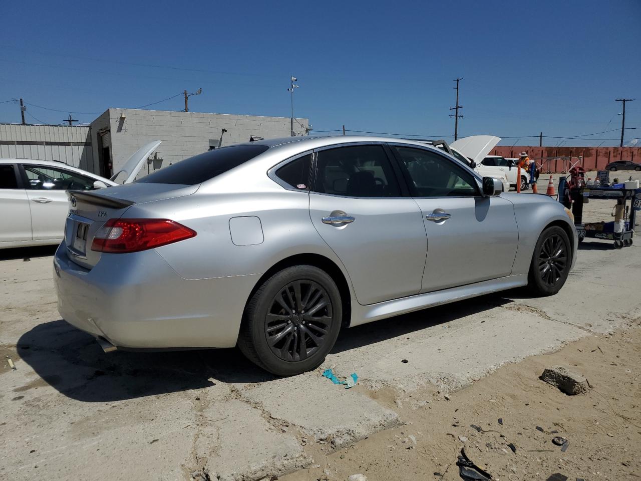 Photo 2 VIN: JN1AY1AP9CM530045 - INFINITI M 