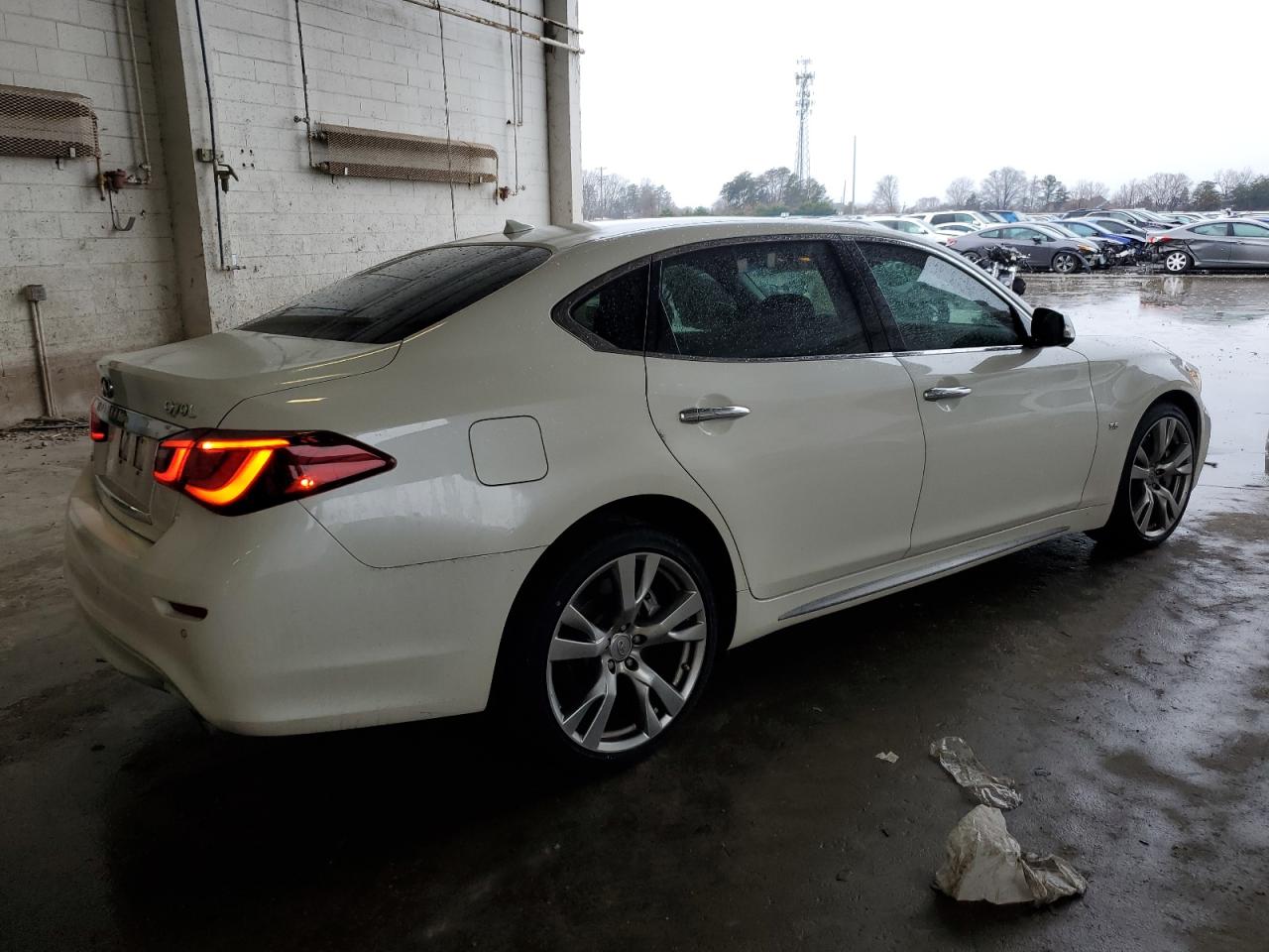 Photo 2 VIN: JN1AY1PR3KM655016 - INFINITI Q70 