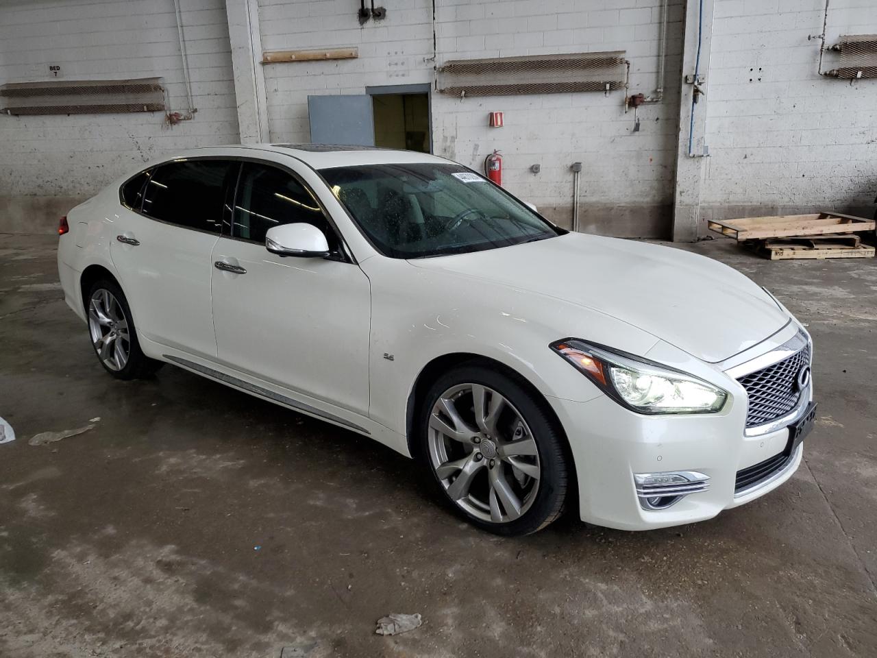 Photo 3 VIN: JN1AY1PR3KM655016 - INFINITI Q70 