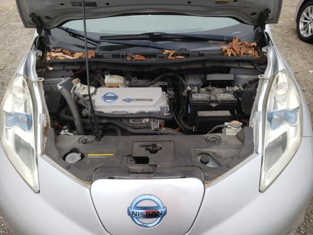 Photo 6 VIN: JN1AZ0CP1BT000483 - NISSAN LEAF SV 