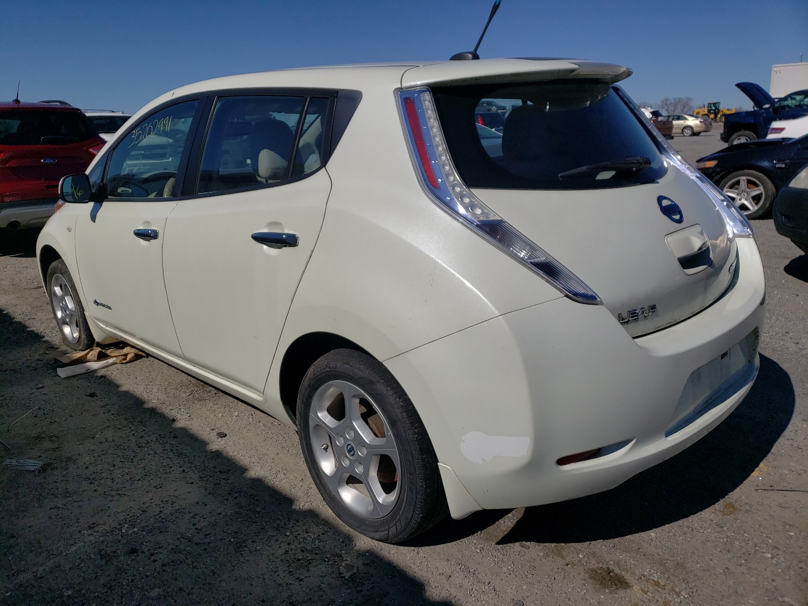 Photo 2 VIN: JN1AZ0CP1BT001228 - NISSAN LEAF SV 