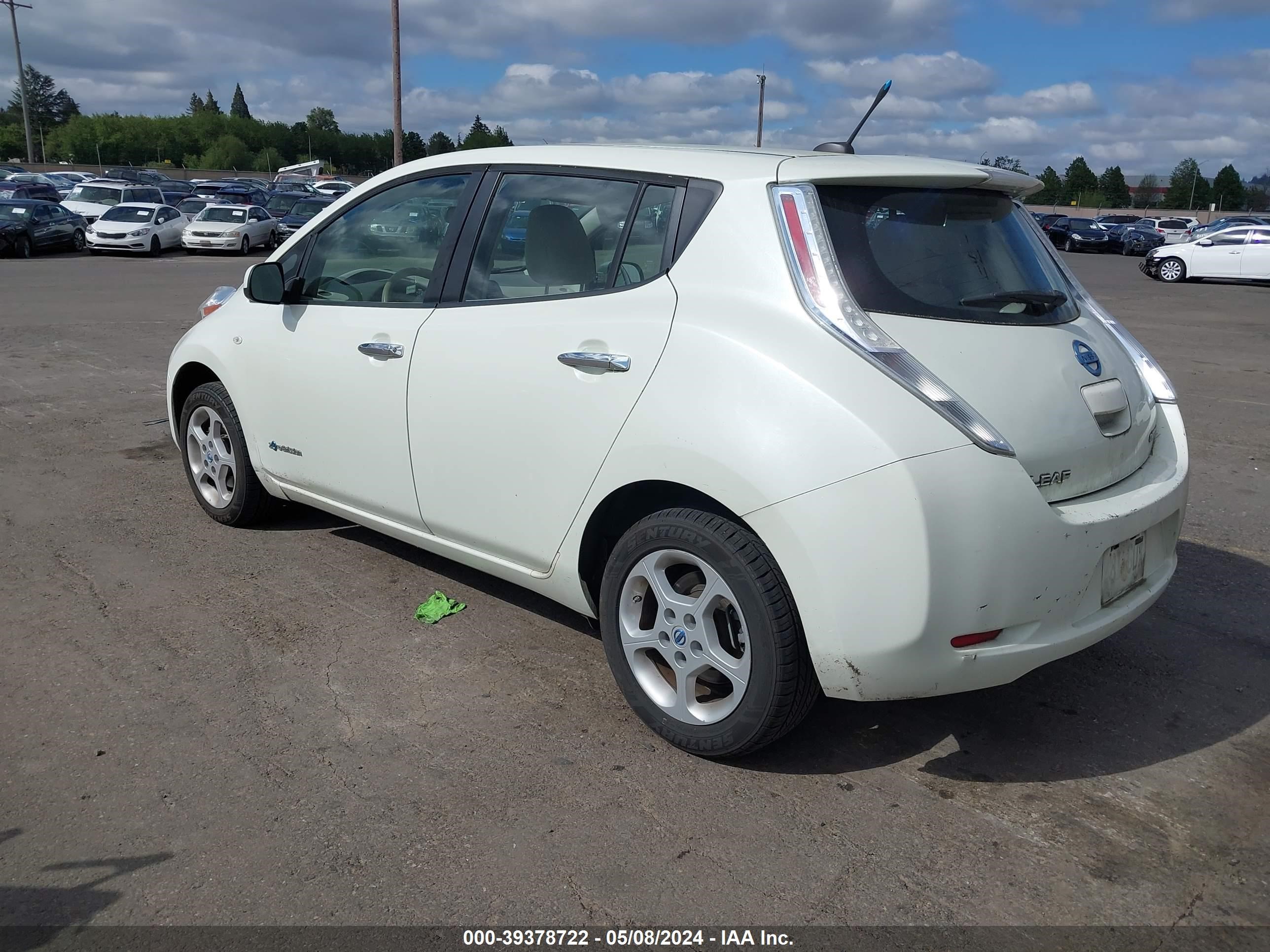 Photo 2 VIN: JN1AZ0CP1BT008566 - NISSAN LEAF 