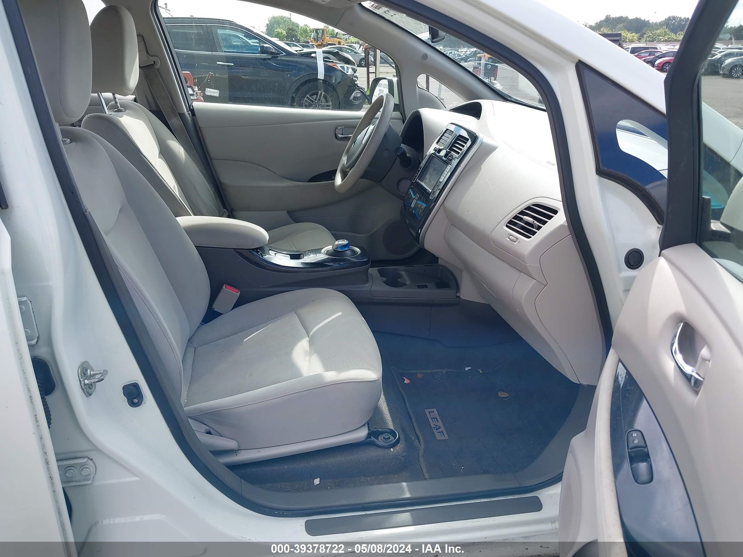 Photo 4 VIN: JN1AZ0CP1BT008566 - NISSAN LEAF 